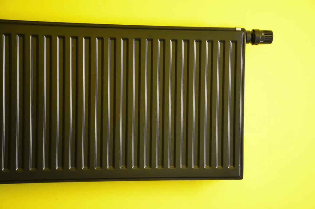 Comment démonter un radiateur du mur ?