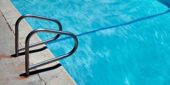 Comment bien nettoyer sa piscine avant l’été ?