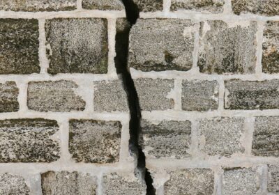 Comment déclarer des fissures à l’assurance ?